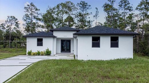 Villa in Lehigh Acres, Lee County
