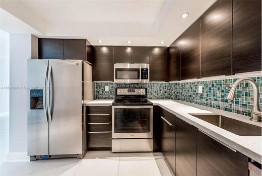 Жилой комплекс, Aventura, Miami-Dade County