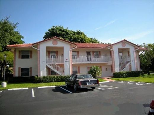 Residential complexes in Leisureville, Broward County