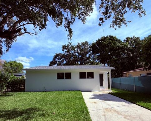 Villa - South Miami, Miami-Dade County