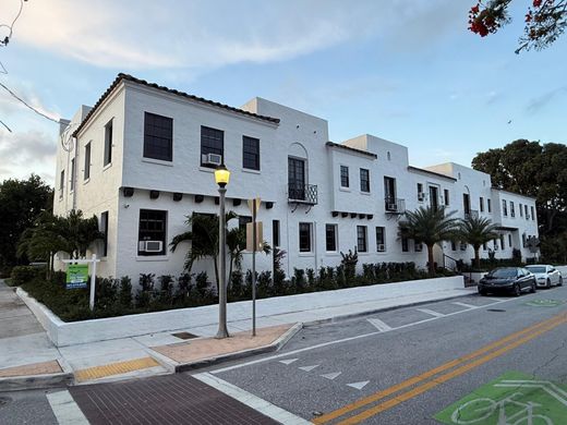 Residential complexes in West Palm Beach, Palm Beach