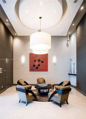 マイアミ, Miami-Dade Countyのアパートメント・コンプレックス