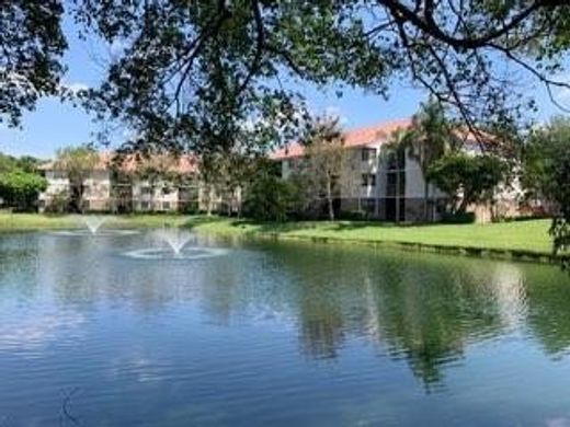 Residential complexes in Plantation, Broward County
