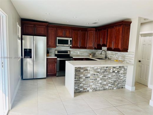 Şehir evi  Hallandale Beach, Broward County