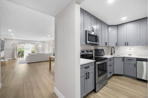 Residential complexes in Lauderhill, Broward County