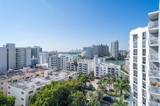 Residential complexes in Miami Beach, Miami-Dade