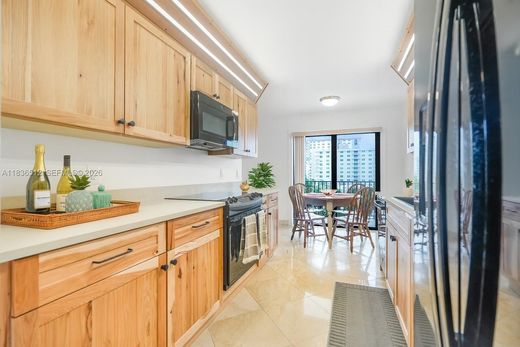 Residential complexes in Hollywood, Broward County