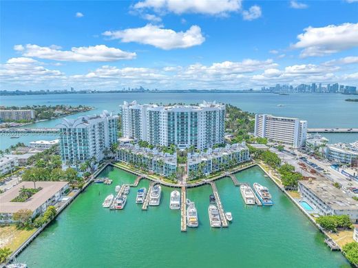 Residential complexes in North Bay Village, Miami-Dade