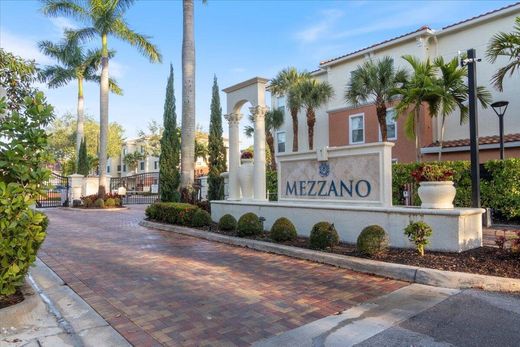 Residential complexes in West Palm Beach, Palm Beach