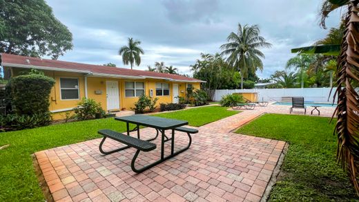 Residential complexes in Fort Lauderdale, Broward County