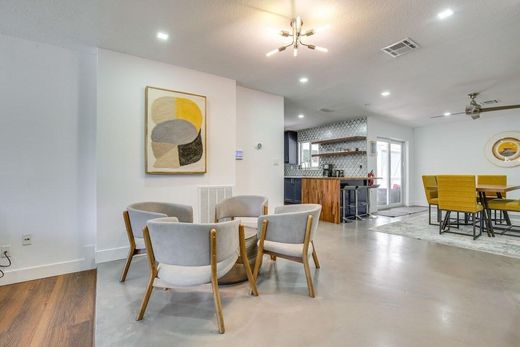 Villa in Oakland Park, Broward County