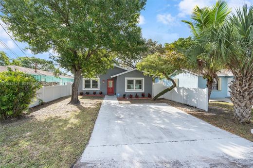 Villa in Oakland Park, Broward County
