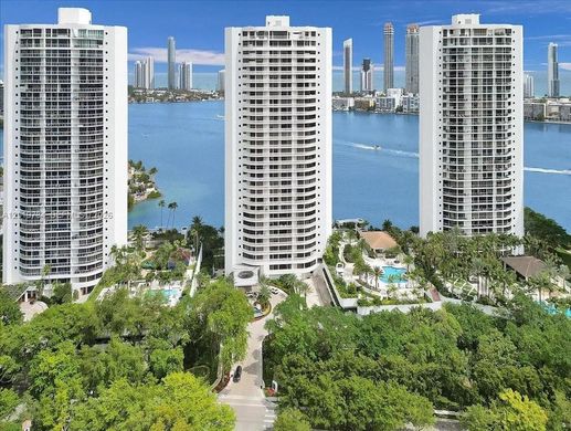 Residential complexes in Aventura, Miami-Dade