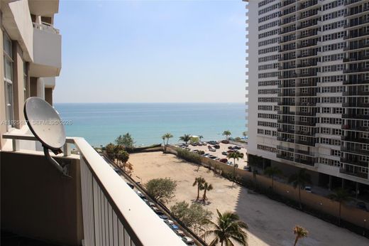 Residential complexes in Hallandale, Broward County