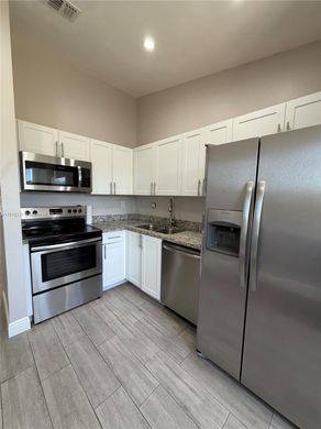 Complesso residenziale a Miami, Miami-Dade County