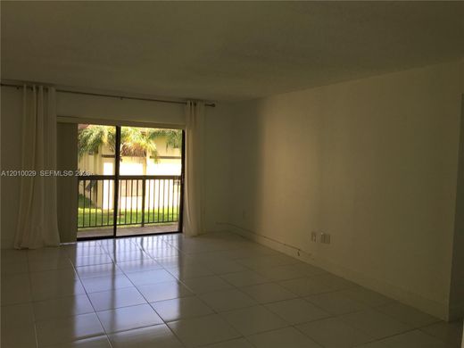 Residential complexes in Miami, Miami-Dade