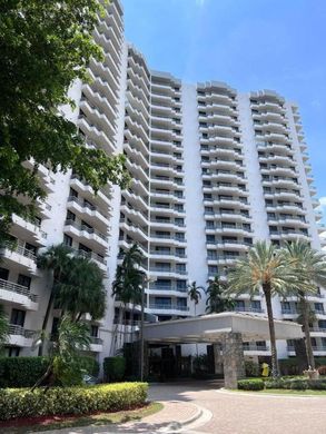 Residential complexes in Aventura, Miami-Dade