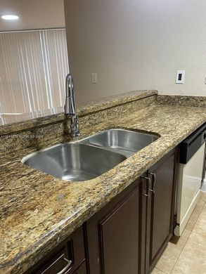 Жилой комплекс, Hialeah, Miami-Dade County