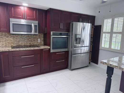 Complexes résidentiels à Pembroke Pines, Comté de Broward