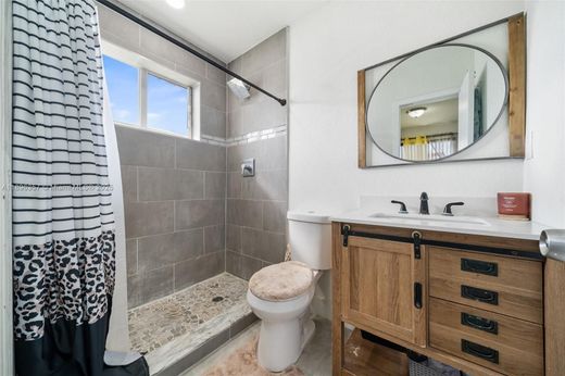 빌라 / Miami Gardens, Miami-Dade County