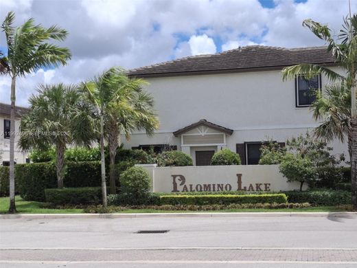 Townhouse in Davie, Broward County