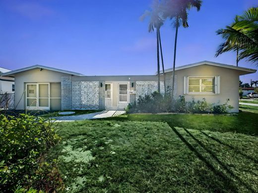 Villa in Oakland Park, Broward County