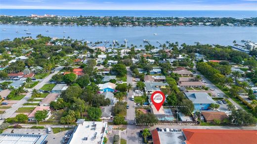 Residential complexes in Lantana, Palm Beach