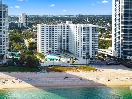 Residential complexes in Lauderdale by the sea, Broward County