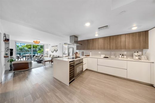 Complesso residenziale a Bay Harbor Islands, Miami-Dade County