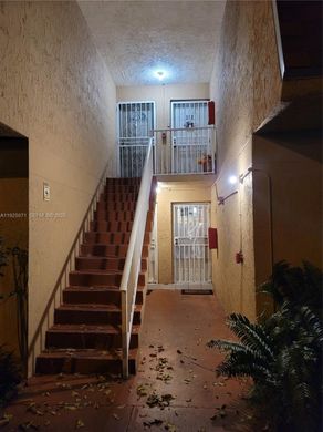 Жилой комплекс, Майами, Miami-Dade County