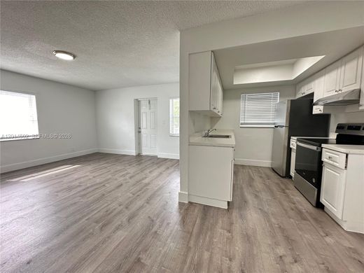 Residential complexes in Oakland Park, Broward County