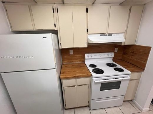 Edificio en Hialeah, Miami-Dade County