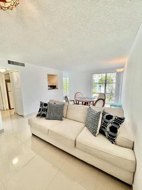 Residential complexes in Sunny Isles Beach, Miami-Dade