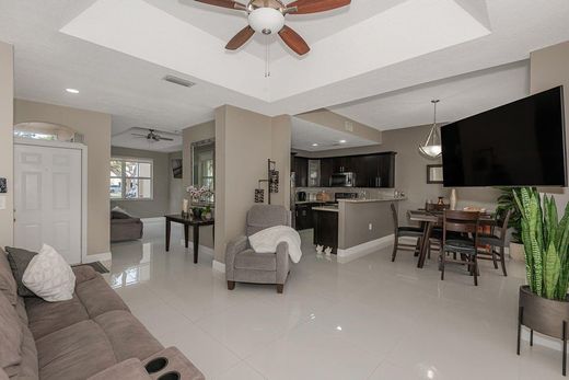 Townhouse in Hialeah, Miami-Dade