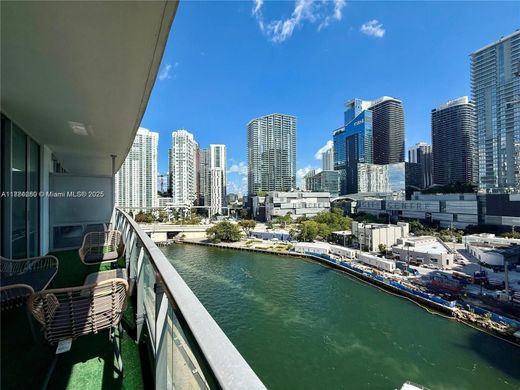 Komplex apartman Miami, Miami-Dade County