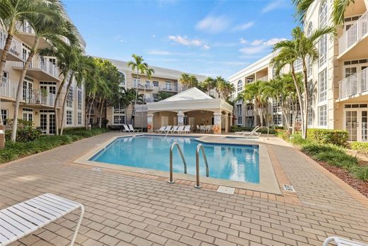 Residential complexes in Coral Gables, Miami-Dade