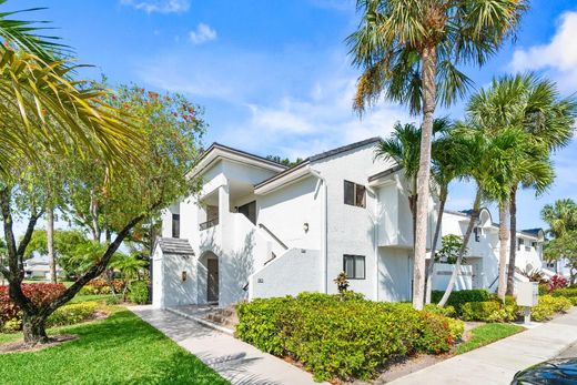 Residential complexes in Delray Beach, Palm Beach