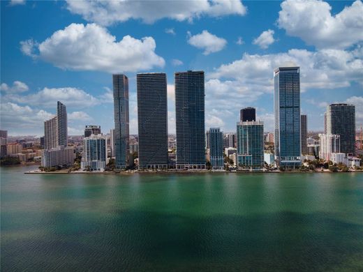 Kamienica w Miami, Miami-Dade County