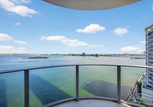 Kamienica w Miami, Miami-Dade County