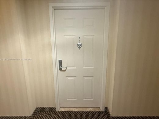 Aventura, Miami-Dade Countyのアパートメント・コンプレックス