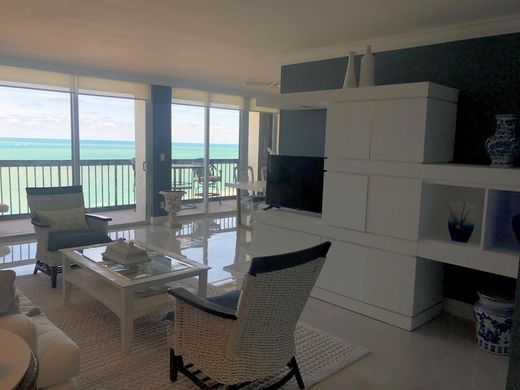 Appartementencomplex in Hutchinson Island South, Saint Lucie County