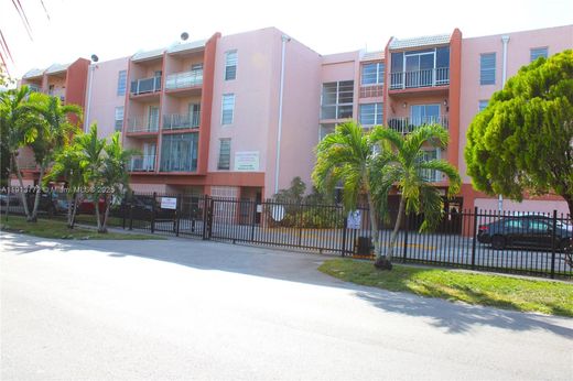 Κτίριο σε Hialeah, Miami-Dade County