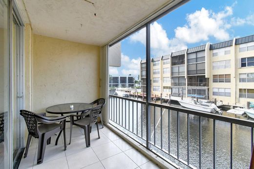 Residential complexes in Pompano Beach, Broward County