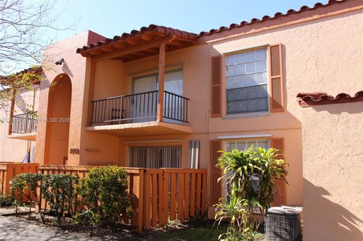 Residential complexes in Miami Lakes, Miami-Dade