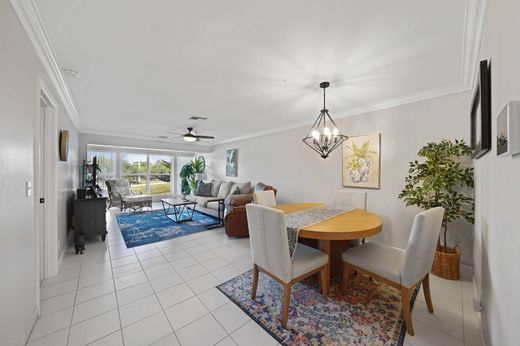 Residential complexes in Delray Beach, Palm Beach