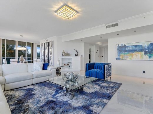 Residential complexes in Fort Lauderdale, Broward County