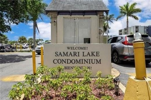 콘도미니엄 / Hialeah Gardens, Miami-Dade County