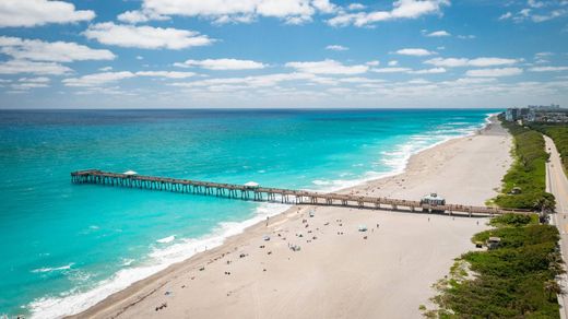 Residential complexes in Juno Beach, Palm Beach