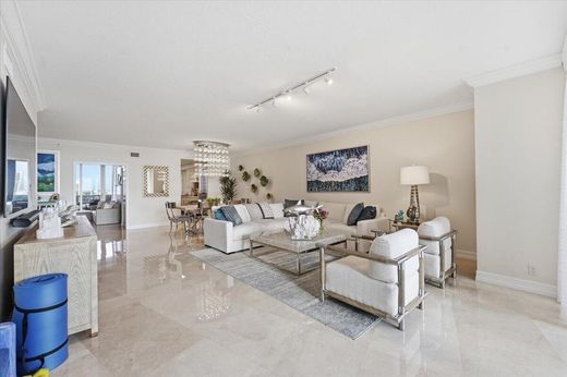 Residential complexes in Fort Lauderdale, Broward County