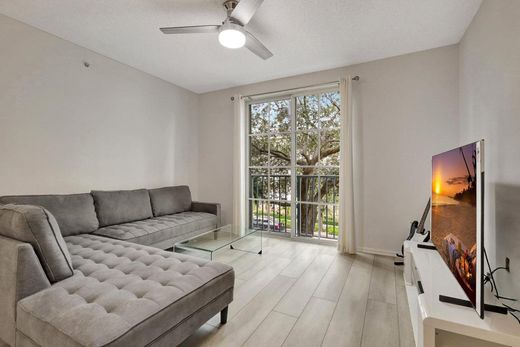 Residential complexes in West Palm Beach, Palm Beach